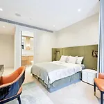 Duplex Apartment Holland Park! Check Photos!