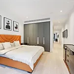 Duplex Apartment Holland Park! Check Photos!