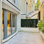Duplex Apartment Holland Park! Check Photos!