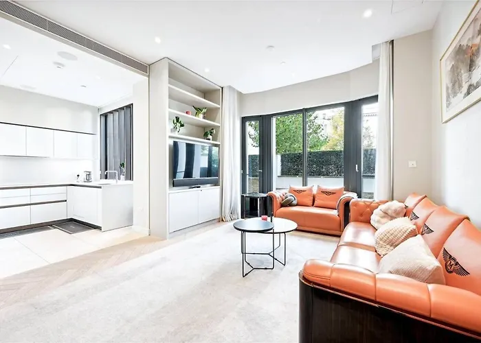 Duplex Apartment Holland Park! Check Photos!