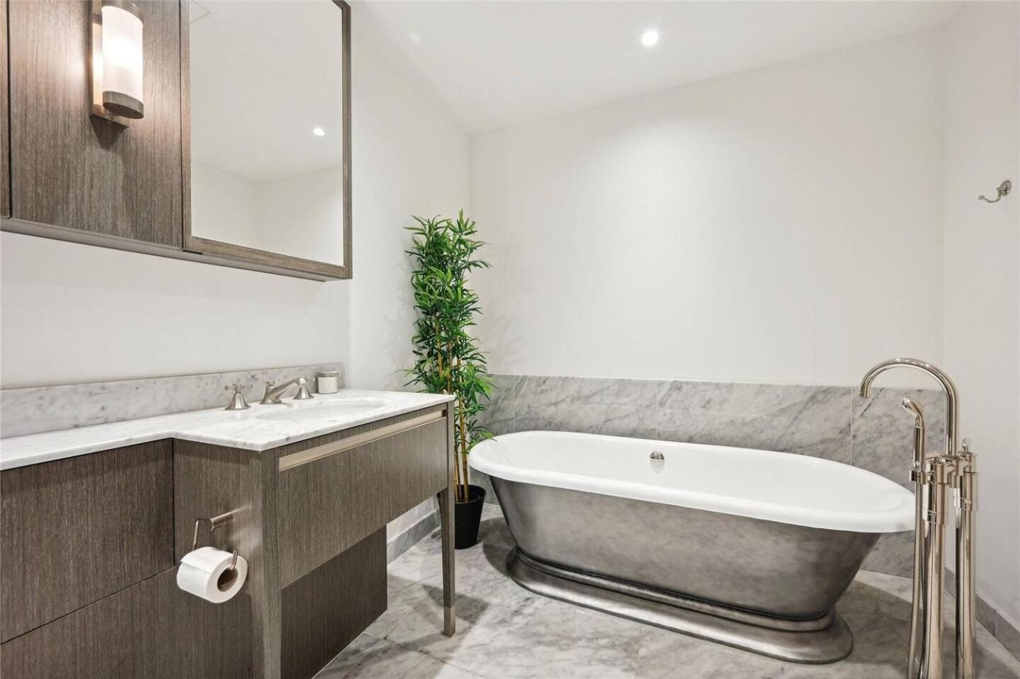 Duplex Holland Park! Check Photos! Appartamento *