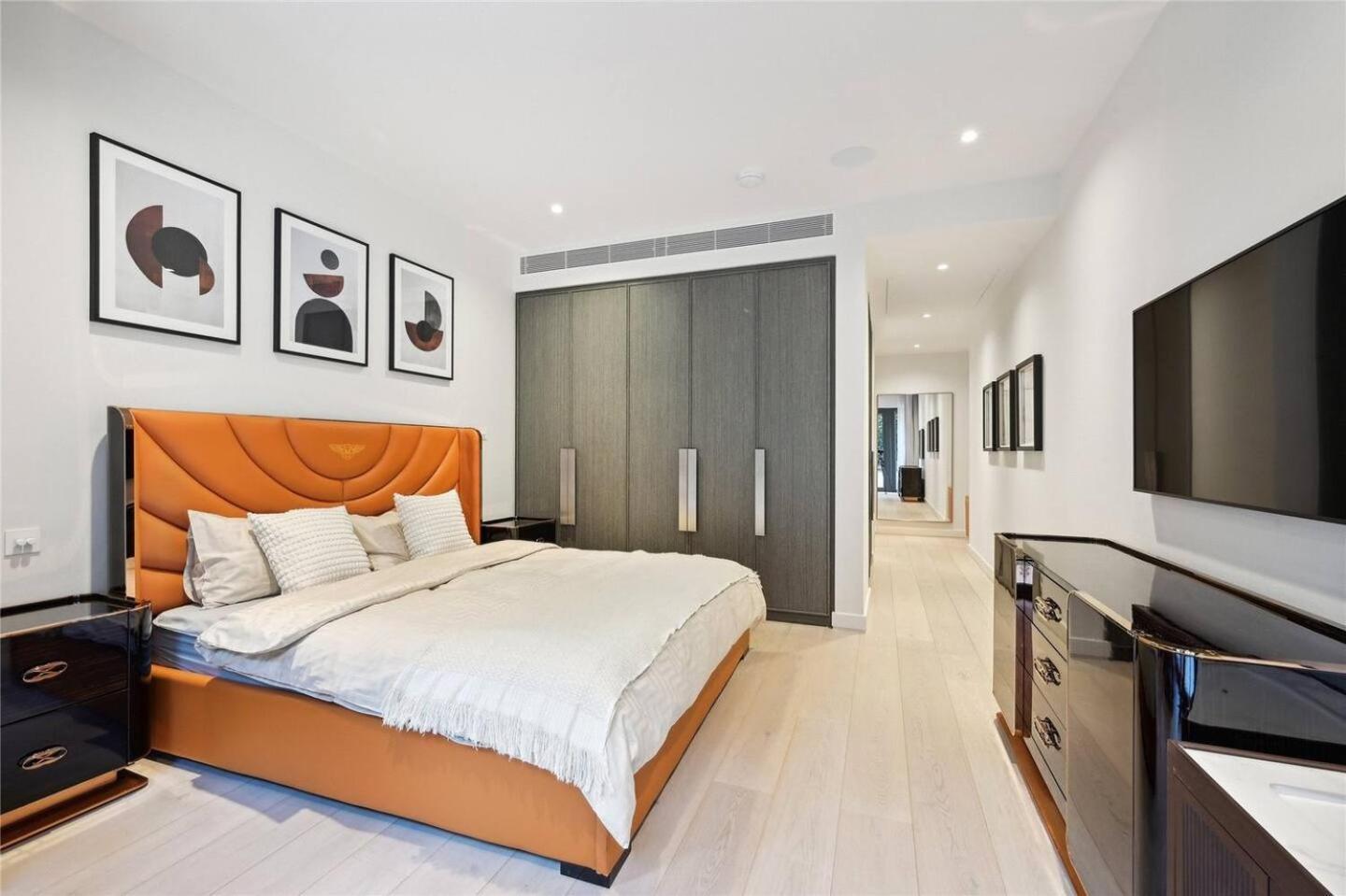 Duplex Holland Park! Check Photos! *