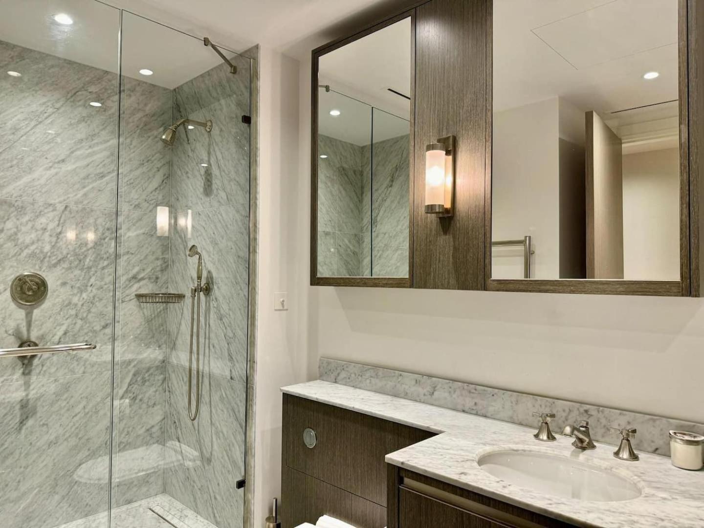 Duplex Holland Park! Check Photos!
