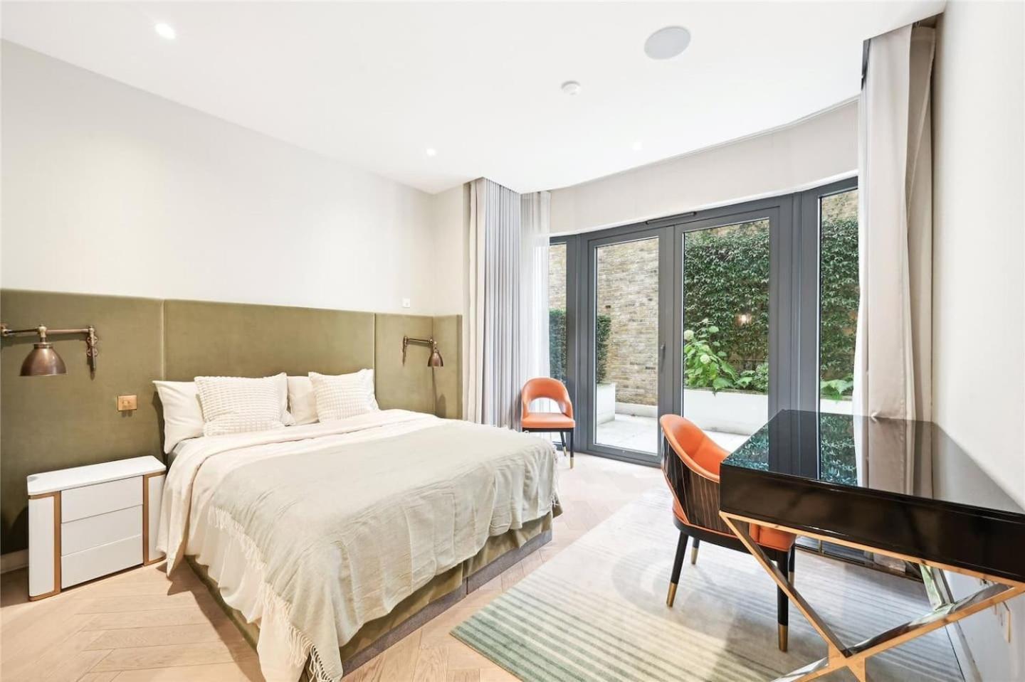 Duplex Holland Park! Check Photos! *